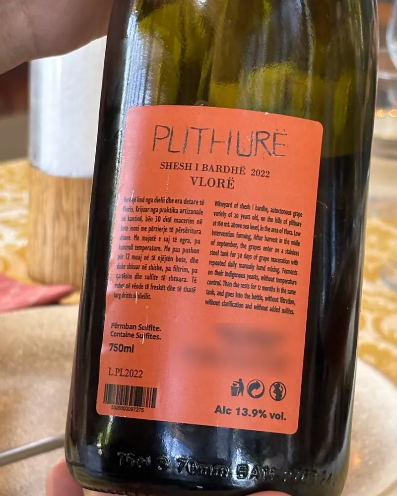 Back label of Plithurë, Shesh i Bardhë 2022 from Vlorë